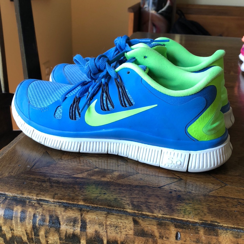 Nike FREE RUNS!!💙💚